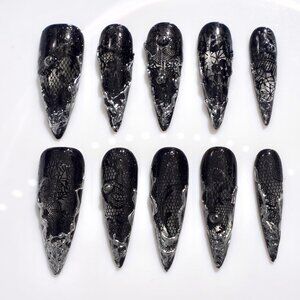 Black Gothic Stiletto Press On Nails | Silver Lace Texture